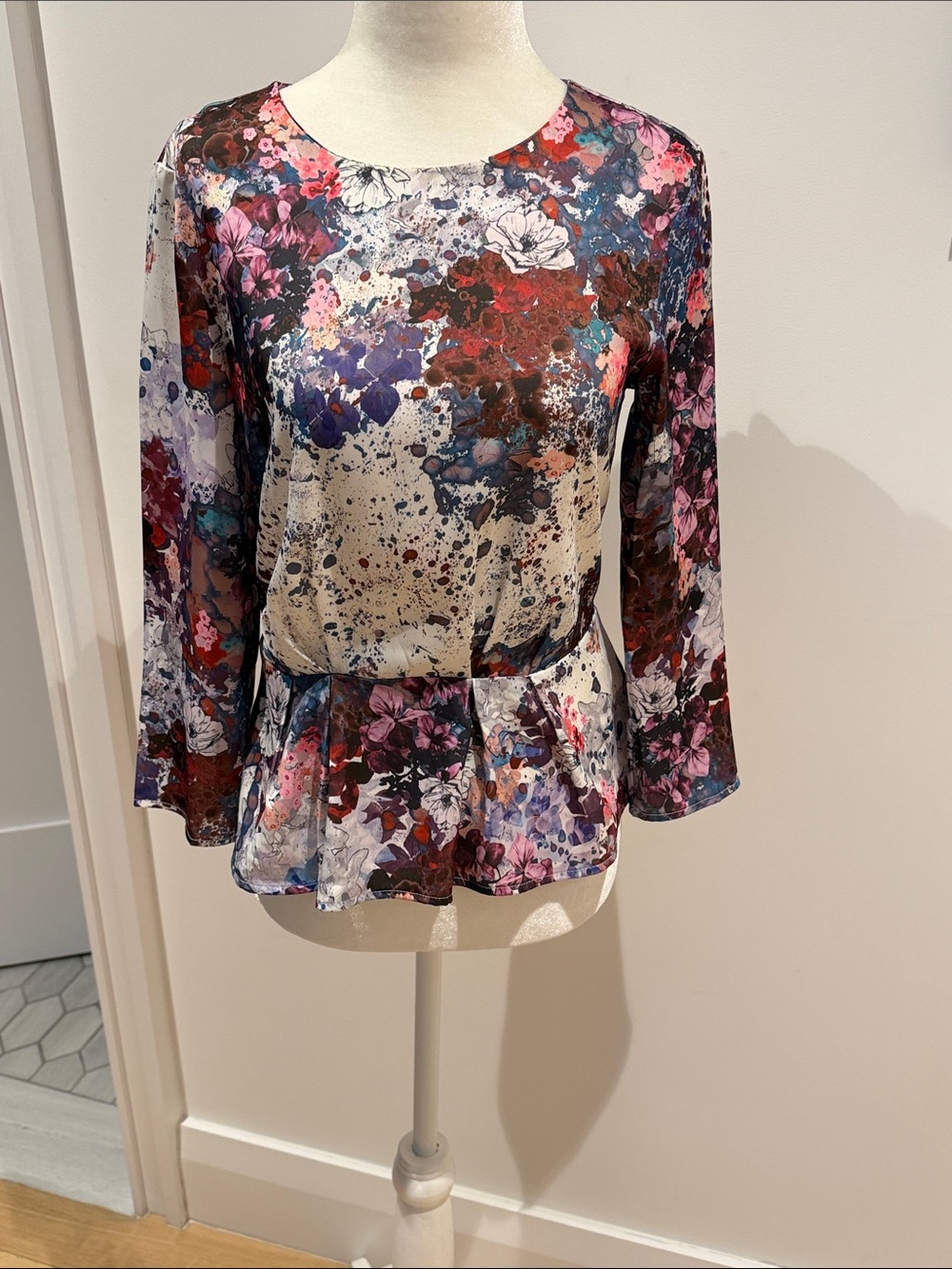 H&M Floral Long-Sleeve Peplum Blouse – Size 4